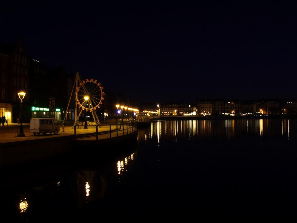 Ночные плейлисты: музыка для размышлений